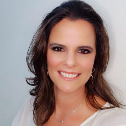 MARIA CLARA MOURA