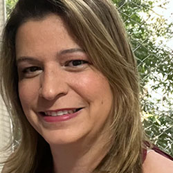 DRA. CARLA TREVISAN MARTINS RIBEIRO